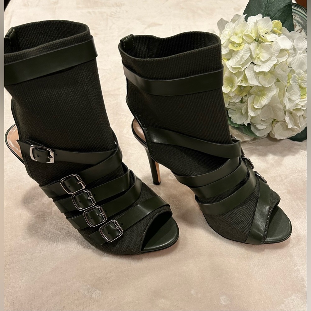 Nicole Miller Boomer Peep Toe High Heels Buckled Straps Green Ankle Booties, 8